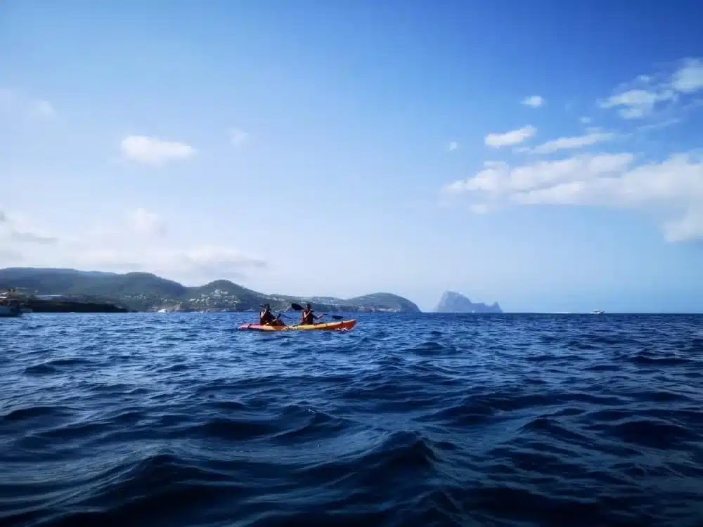 Kayak and snorkel tour through hidden coves