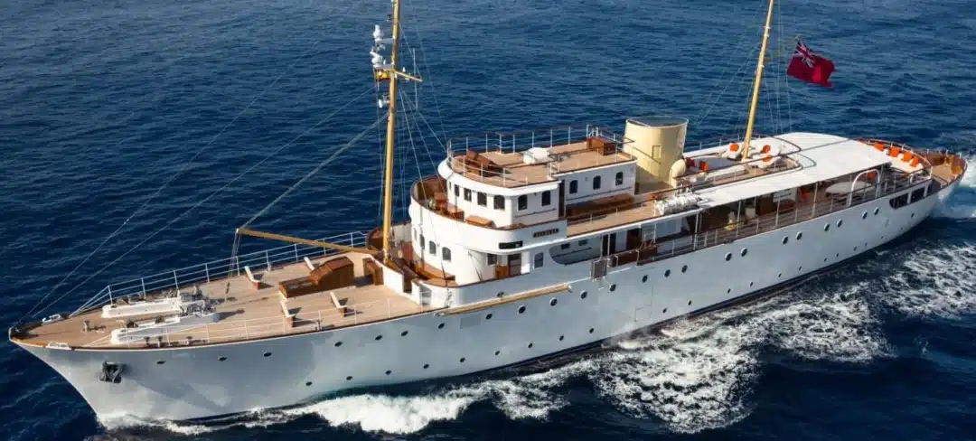 Shemara: British war yacht