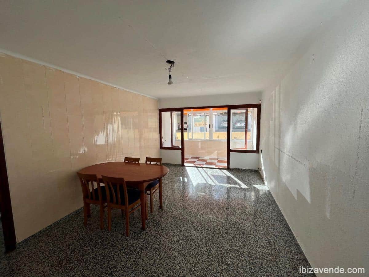 Image of the house.