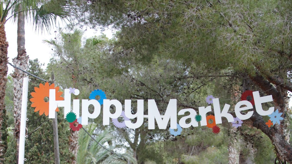 The es Canar Hippy Market finally celebrates its opening party