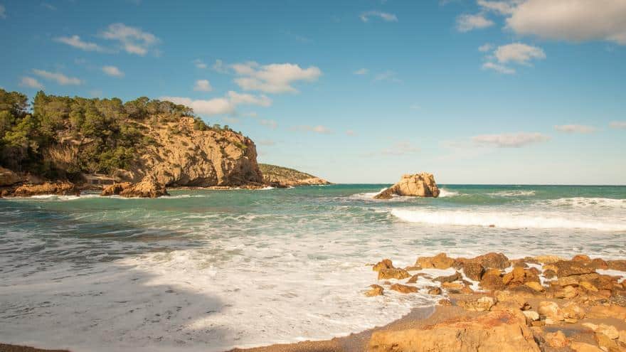 attention travelers! 5 things you need to know before coming to Ibiza on vacation so you don’t die trying