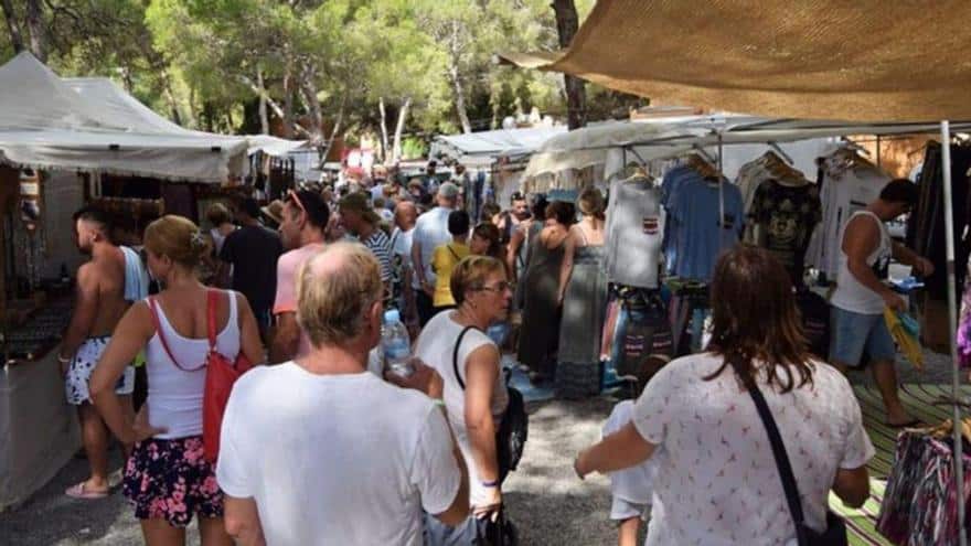 Punta Arabí’s hippie glow: The flea market reopens this Wednesday