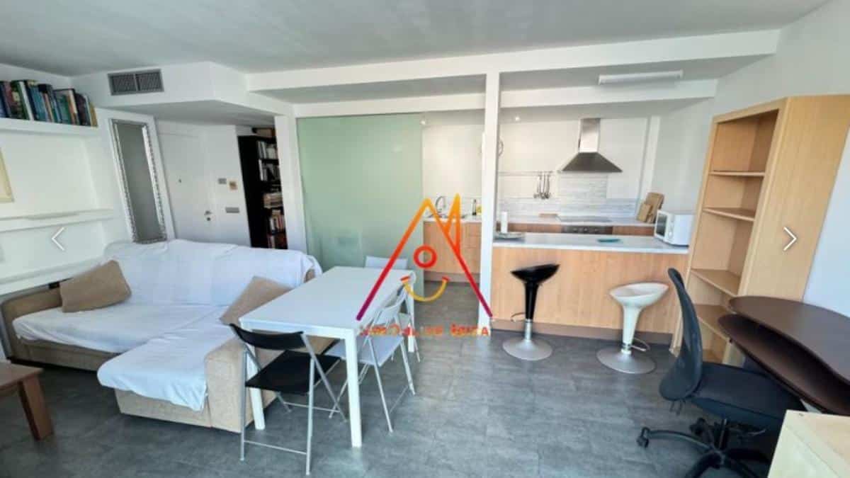 Opportunity in Ibiza: Flat in Sant Antoni for 800 euros per month