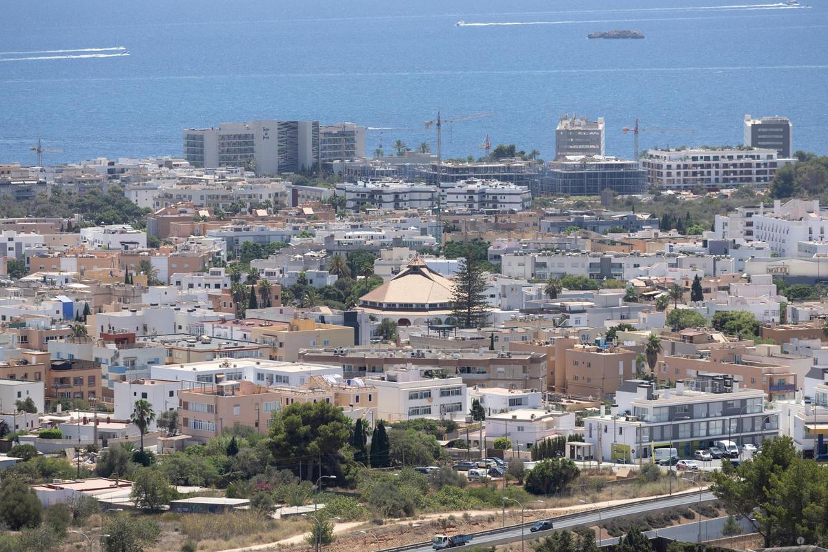 Vista parcial de la ciudad de Ibiza.