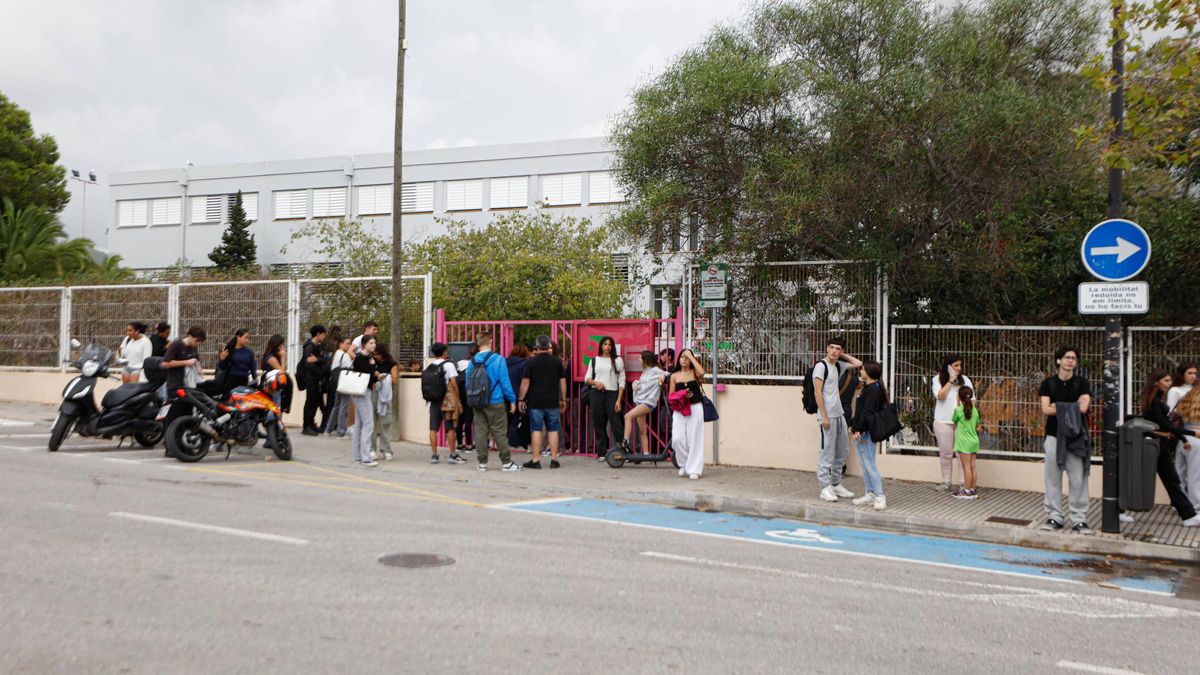 Ibiza students join national strike against bullying after Sandra Peña’s suicide