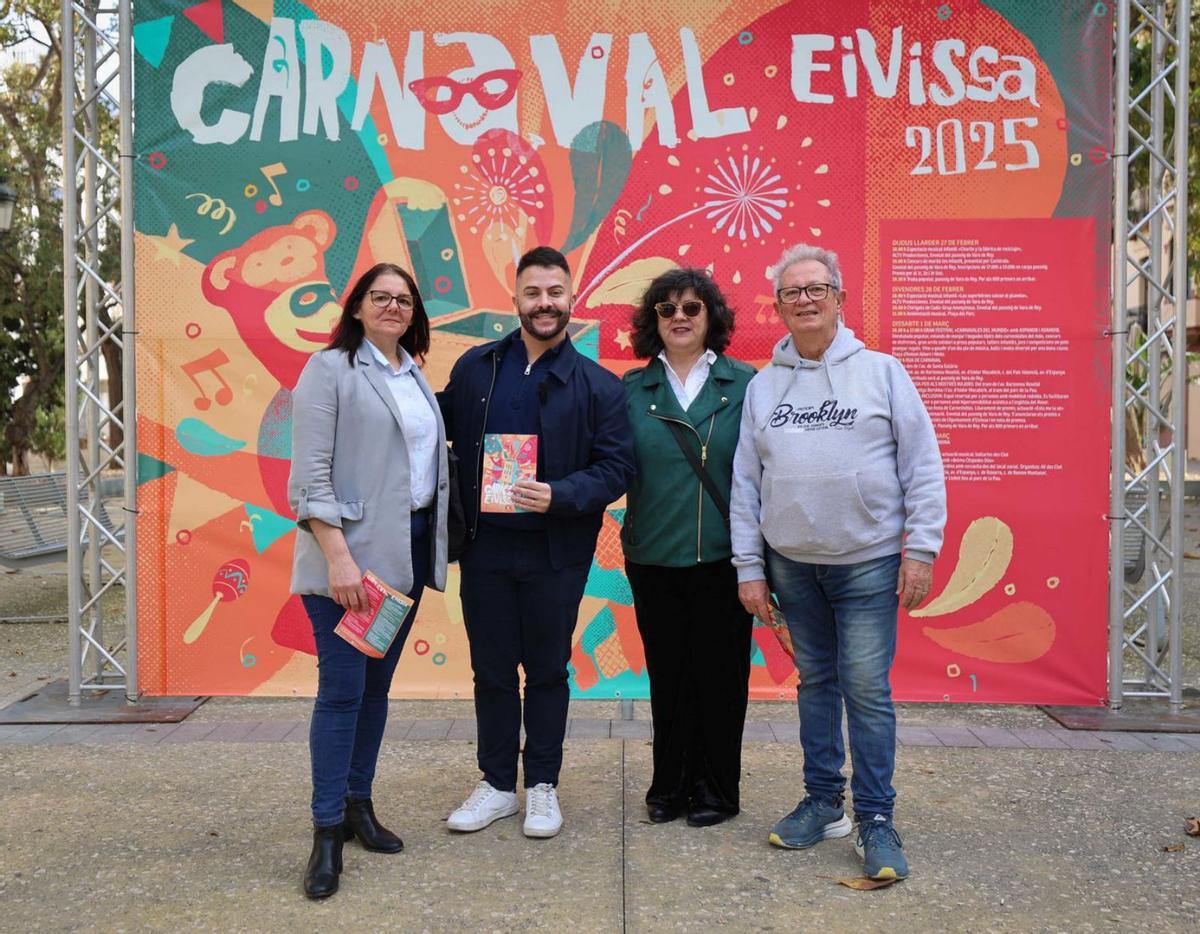 Presentación del Carnaval Eivissa 2025 en el paseo de Vara de Rey.  | MARCELO SASTRE