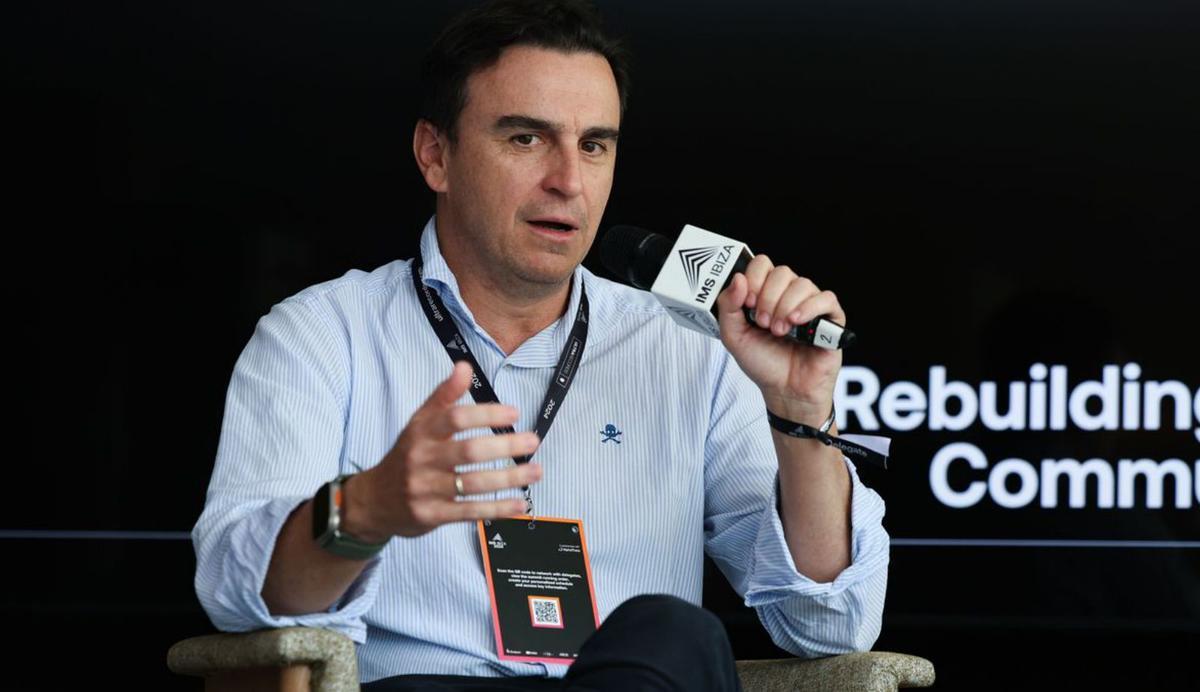 Marc Rahola, durante un debate entre  hoteleros. | T.E.