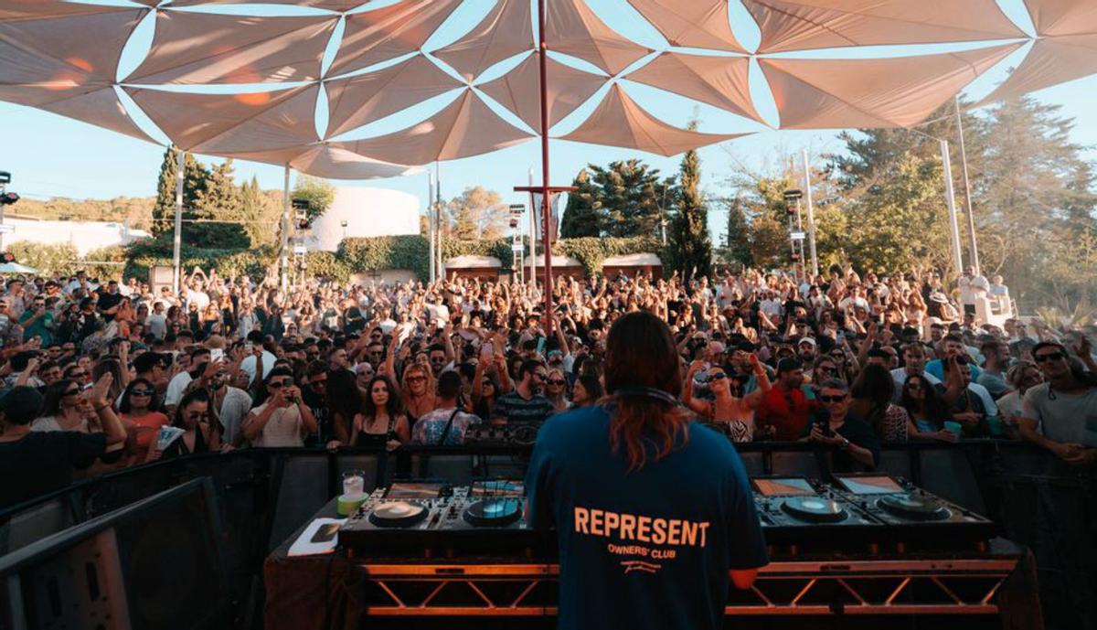 Una de las características del evento es su line-up rotativo.