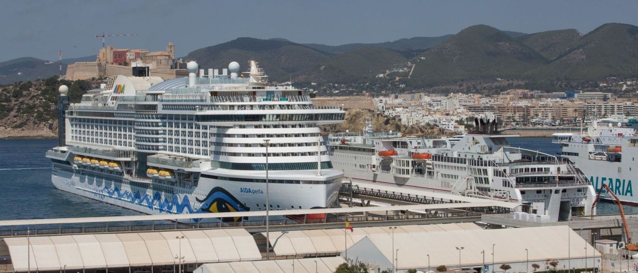The Govern calls on the State to reduce cruise ships in Ibiza and regular boating traffic between the Pitiusas Islands
