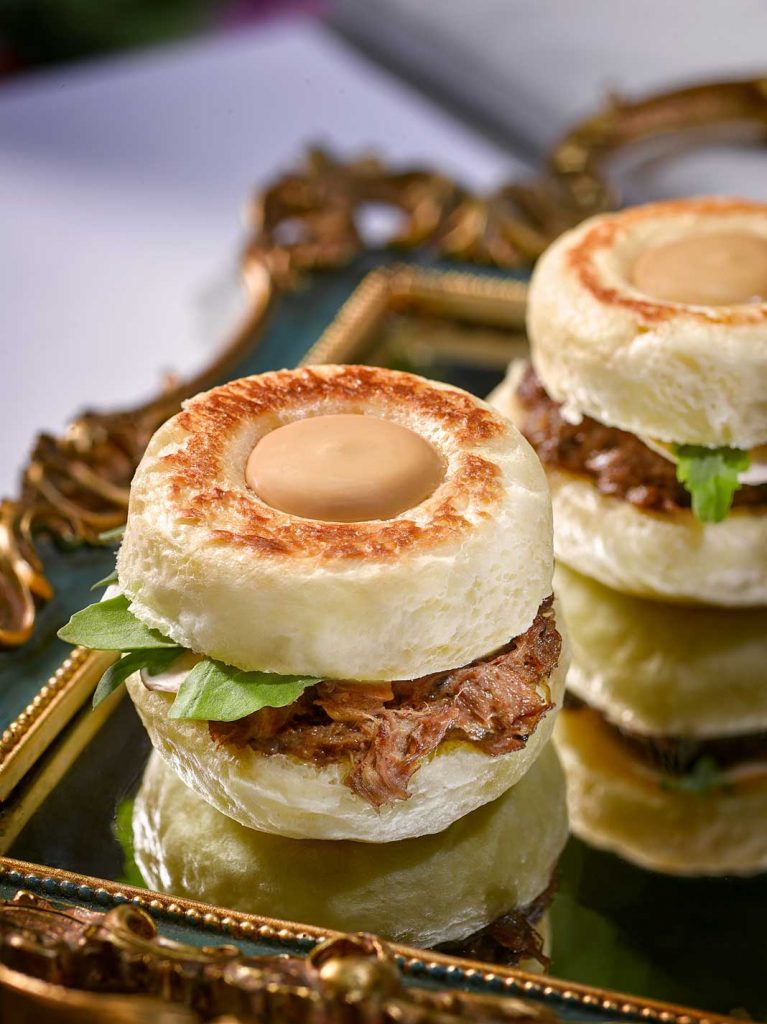 The Caló de s’Oli Auditorium, “the first stone to transform Cala de Bou”