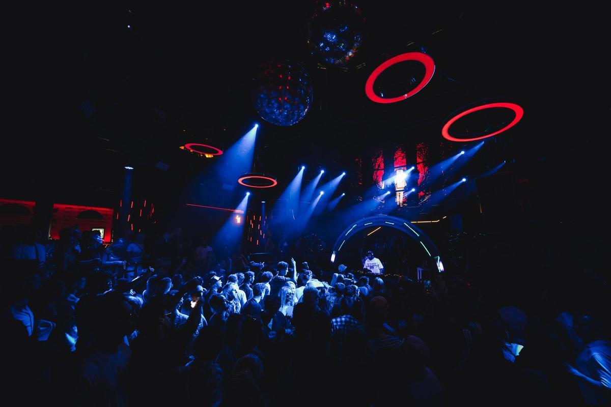 La programación de Eden Ibiza va desde techno contundente hasta house soulful y trance clásico.