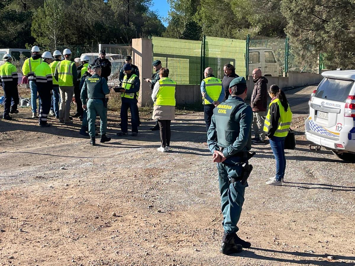 Operative mounted on the site of Cala Tarida this morning.