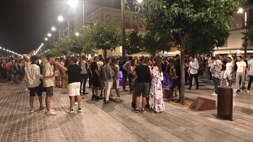800 people gathered in port of Ibiza evicted
