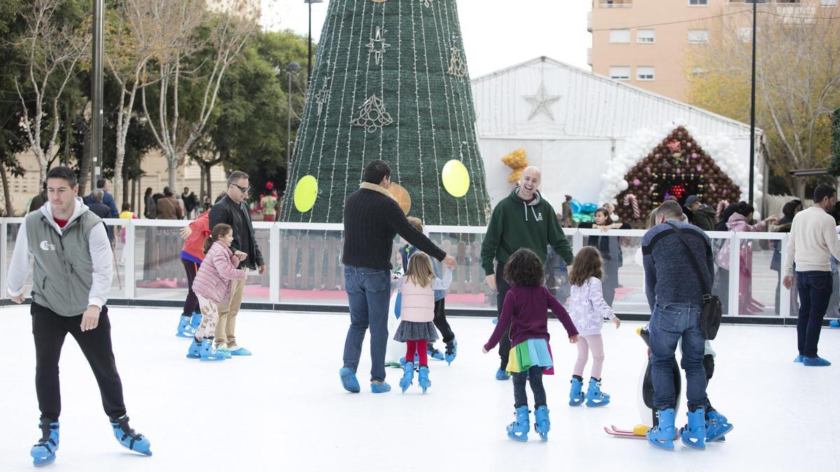 Este miércoles está `prevista la apertura de la pista de hielo de Vila.
