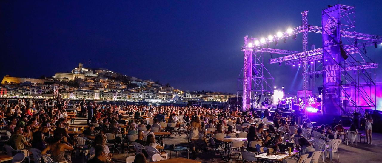 Love of Lesbian’s epic journey in Ibiza