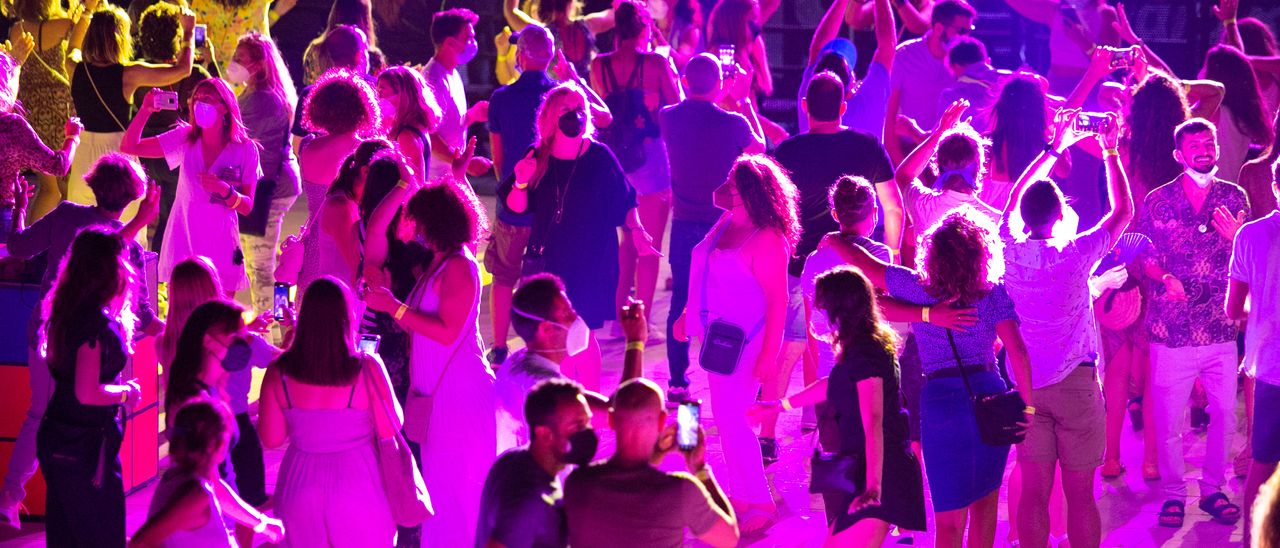 Mercedes Garrido: "Opening nightclubs ruled out for now"