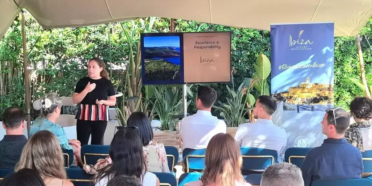 Moment of the presentation during the working breakfast organized by Ibiza Luxury Destination. / ILD