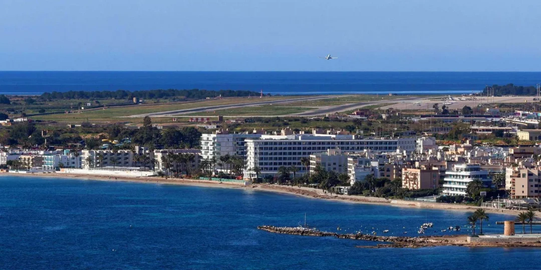 https://www.diariodeibiza.com/news/ibiza-formentera-hotels-gear-2026-total-solar-eclipse/