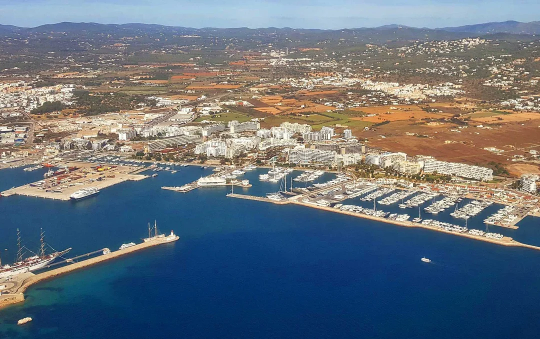 https://www.diariodeibiza.com/news/balearic-provincial-court-upholds-e240000-bank-guarantee-requirement-long-term-ibiza-rental/