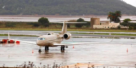 Spain Senate Approves Motion to Prioritize Commercial Aviation Over Private Jets