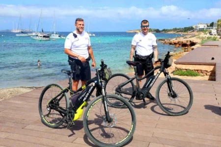 Sant Antoni Strengthens Fight Against Illegal Beach Vending with Fifth Season of Coastal Police Unit
