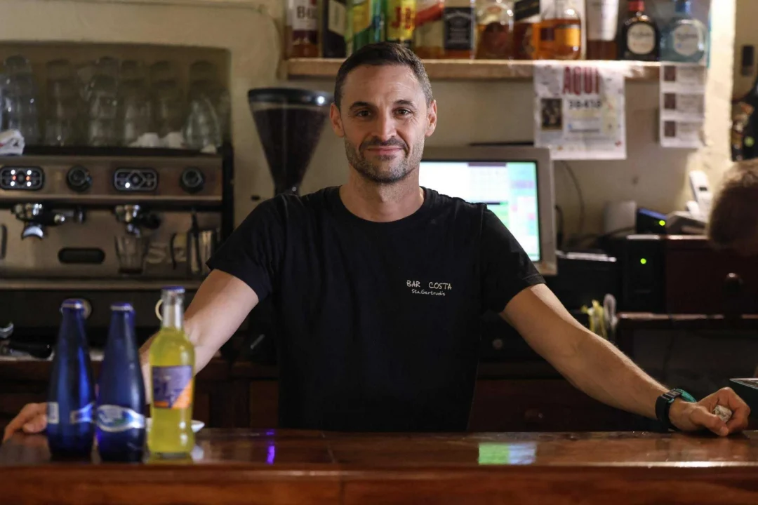 The manager of Bar Costa, behind the bar | Toni Escobar
