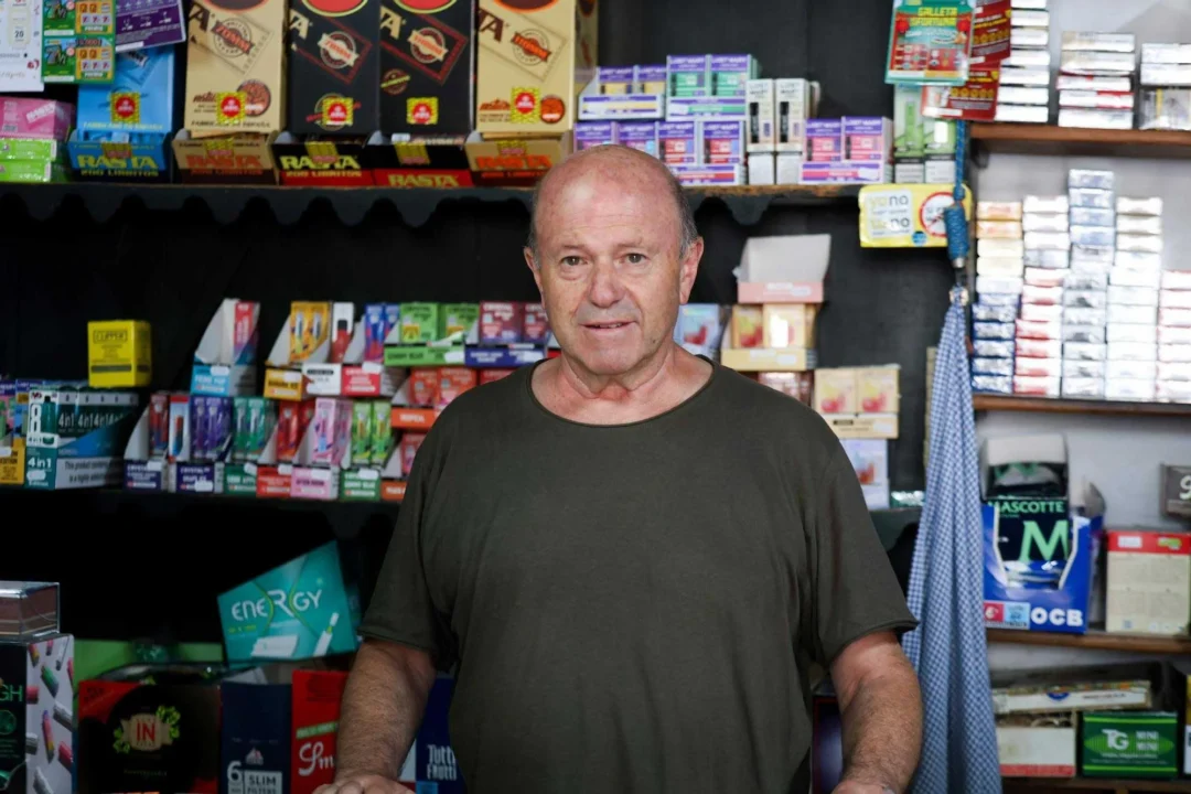 Toni Serra, inside the tobacconist's shop in Santa Gertrudis | Toni Escobar