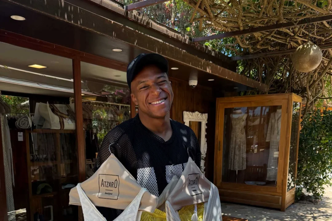 https://www.diariodeibiza.com/news/mbappe-shares-ibiza-vacation-photos-featuring-ester-exposito/