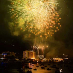 Spectacular Fireworks Display in Sant Antoni: Sant Bartomeu Lights Up the Sky with Peonies and Chrysanthemums