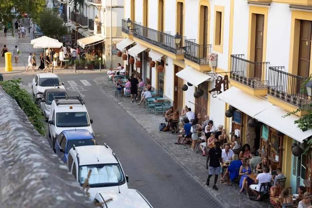 Terraces of Carrer Bisbe Torres Mayans, in the Marina | Vicent Mari