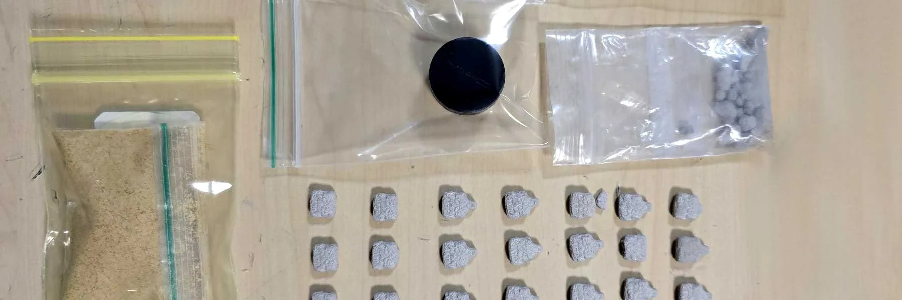 Narcotics found on a man at a National Police checkpoint | National Police