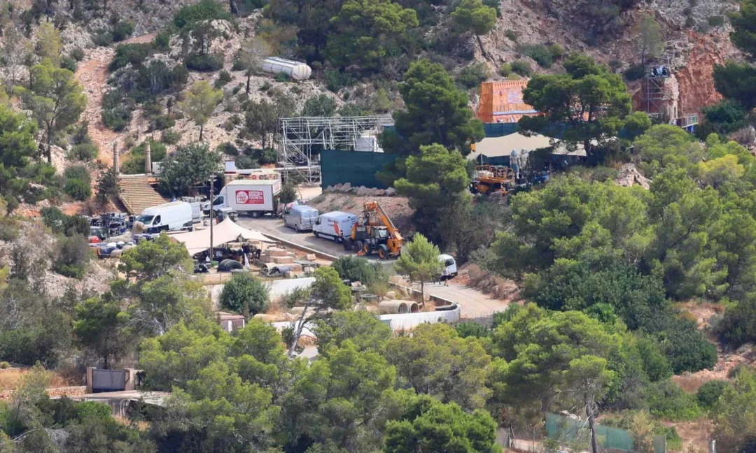 A picture of the set-up for the Egyptian mega-party in Ibiza. | J.A. Riera