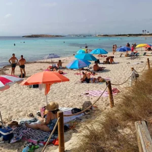 Ibiza and Formentera Senator Criticises Beach Management and Calls for Better Planning
