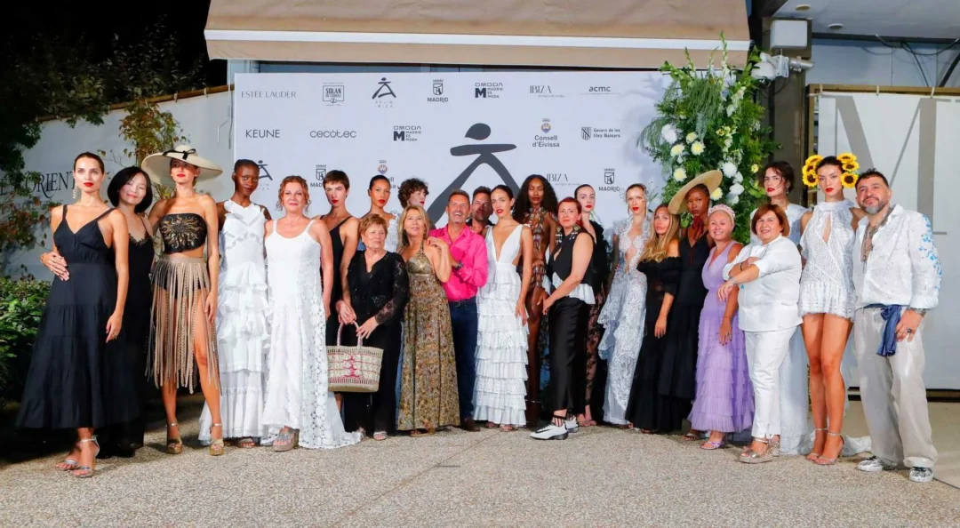 Adlib designers and models posing at the photocall | Biel Sol