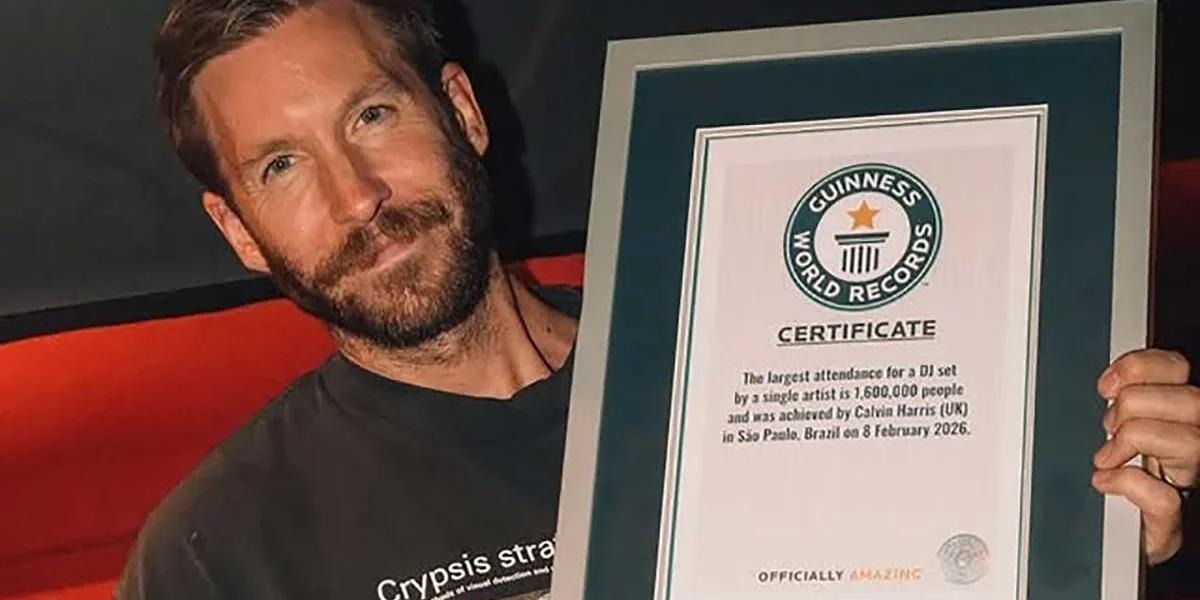 Calvin Harris shows off his Guinness World Records certificate. | @CalvinHarris