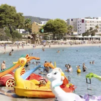General view of Es Canar beach. | VICENT MARÍ