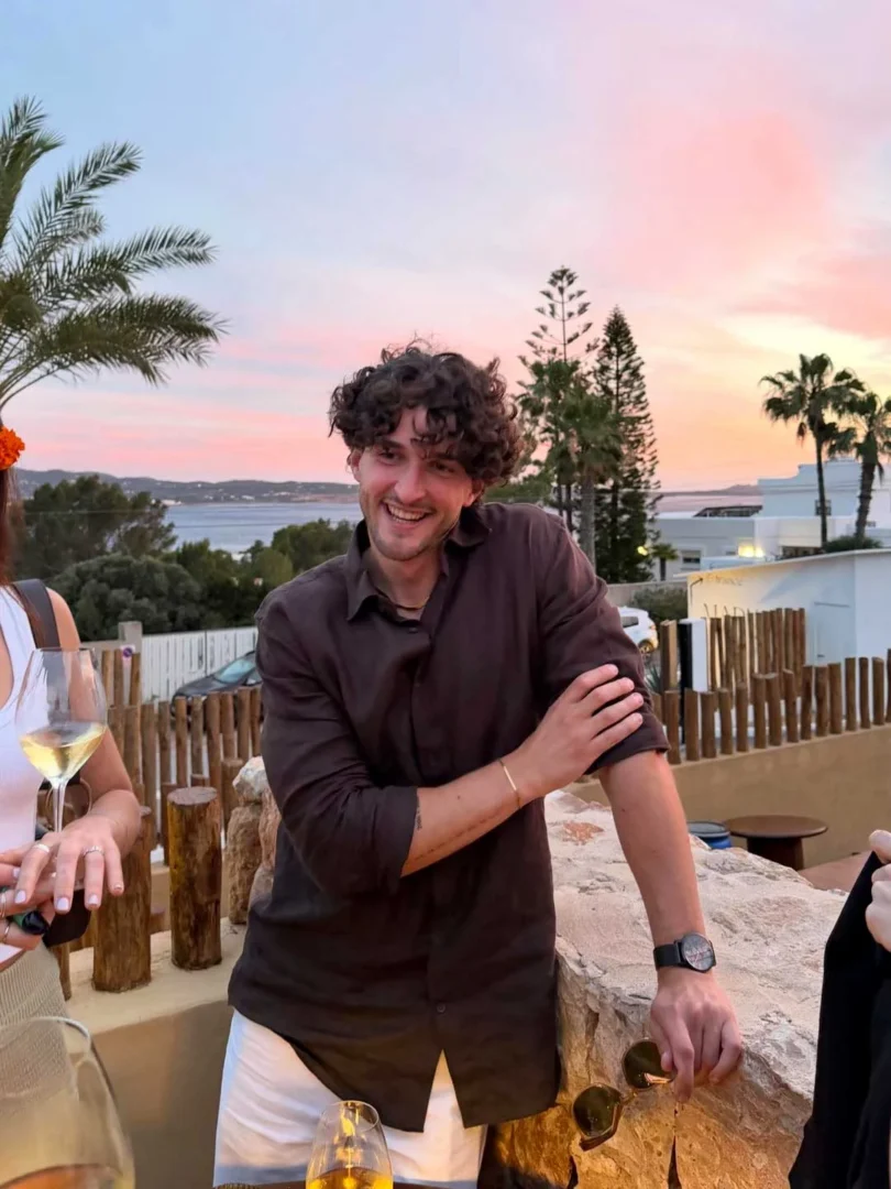 Javier Iglesias, on a terrace in Ibiza. | Instagram