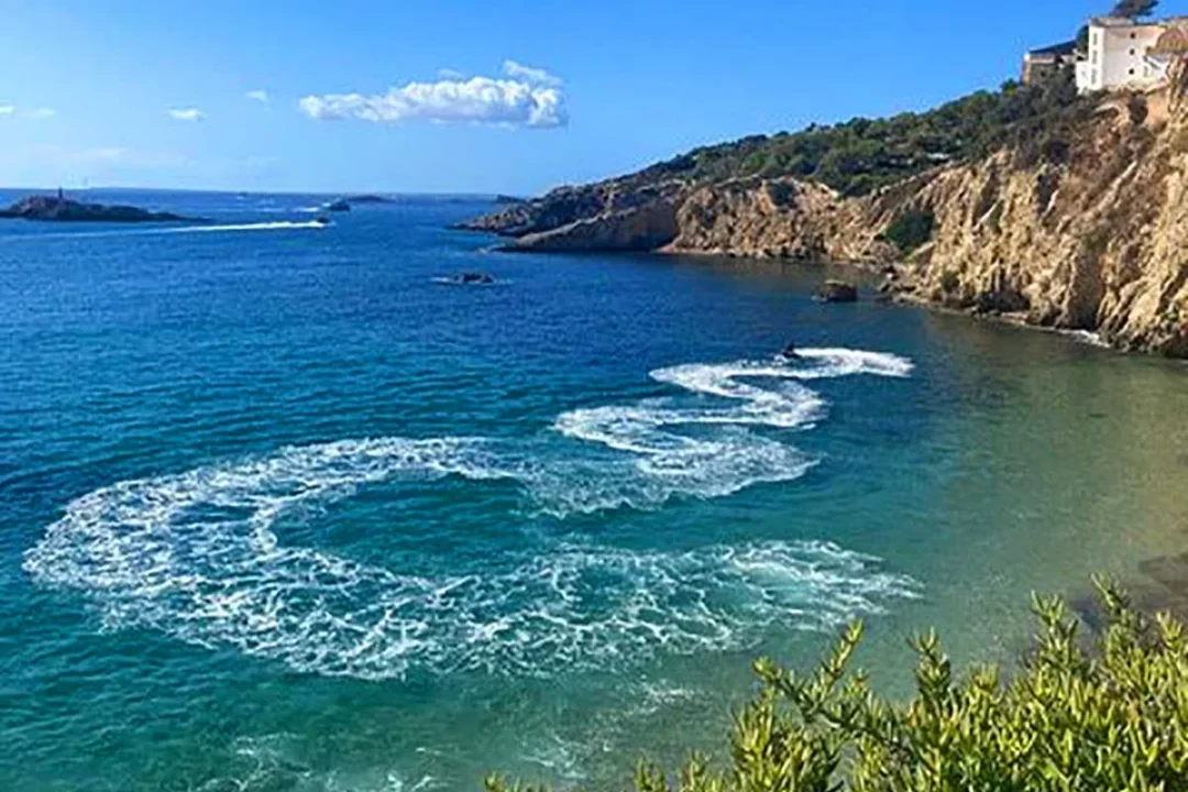 https://www.diariodeibiza.com/news/jet-skis-speed-dalt-vila-ibiza-resident-complaint/
