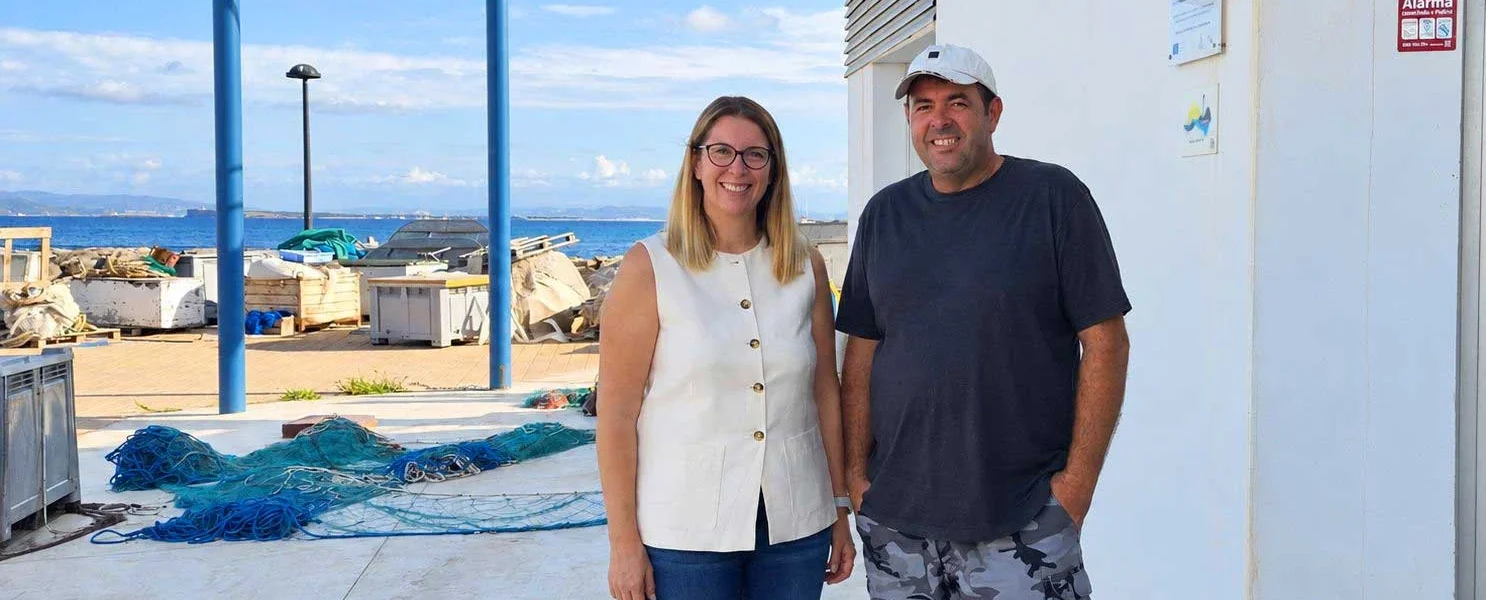 Neus Massanet, senator for Ibiza and Formentera, together with Iván Pérez, from the Formentera Brotherhood | EiFaS