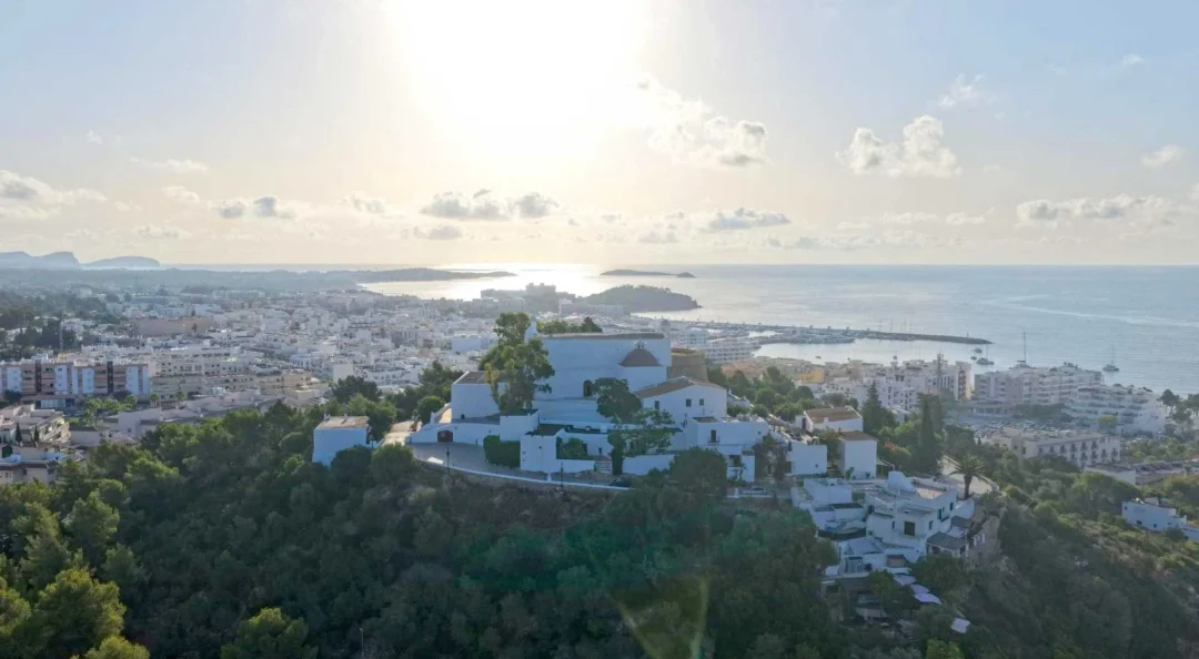 https://www.diariodeibiza.com/news/ibiza-tourism-santa-eularia-tourist-day-11-activities/