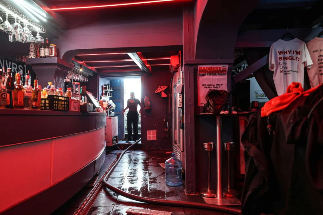 Zoo bar with pumps in place following the floods. / Toni Escobar