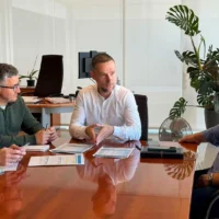 Reunión con vecinos en el Consell. / C.I.E.