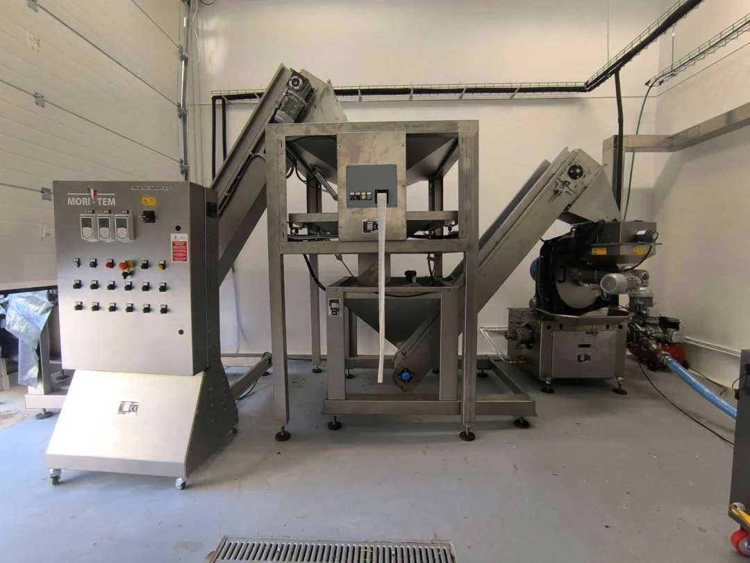 The new olive mill now makes it possible to crush Formentera olives and process them into oil on the island / P.M.V.