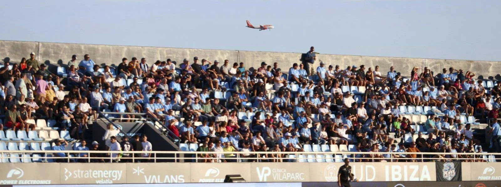 View of the crowd in the stands at Can Misses stadium / J.A. Riera
