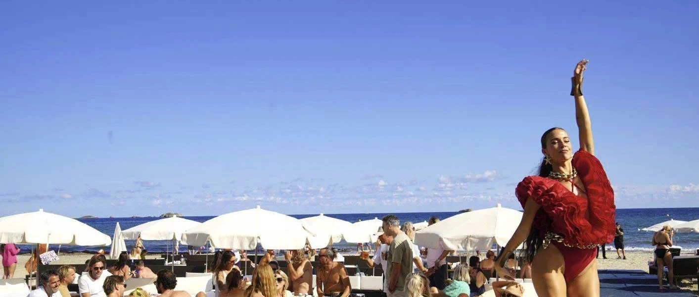 The hammock area of the Platja d'en Bossa beach club. | TANIT BEACH IBIZA