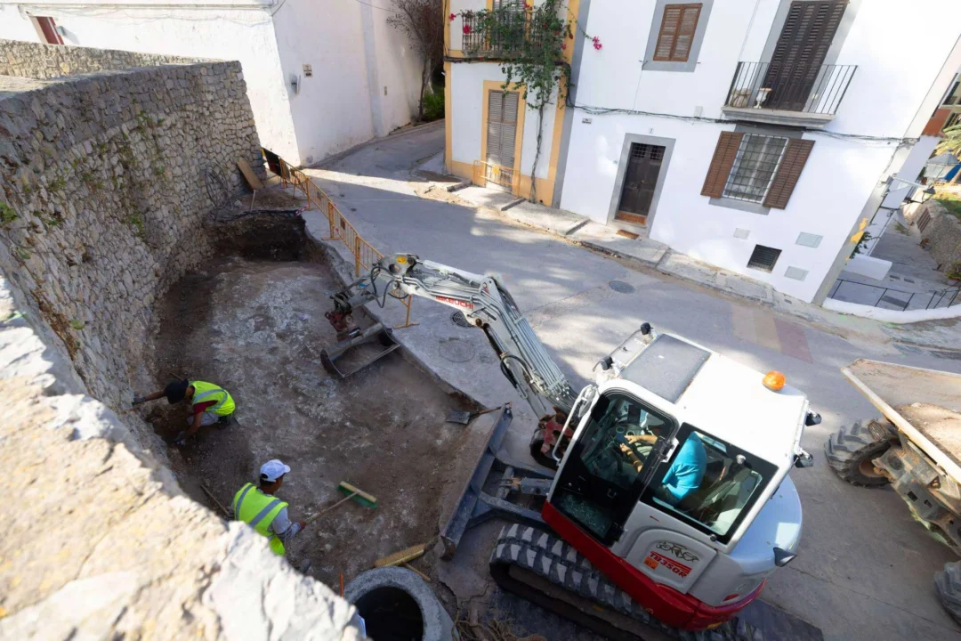 Construction work in Dalt Vila / Vicent Marí